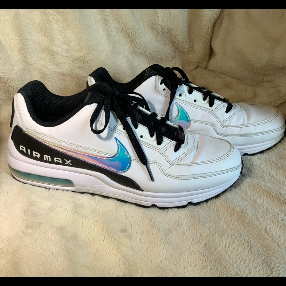 Nike Airmax Black & White Sneakers. Men’s size 11.5